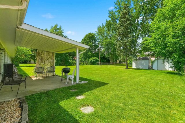 704 Brentwood Circle, Auburn, IN 46706