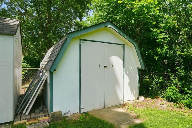 704 Brentwood Circle, Auburn, IN 46706