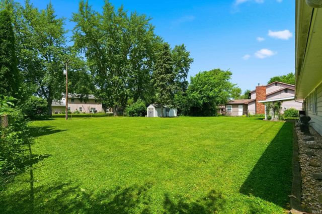 704 Brentwood Circle, Auburn, IN 46706