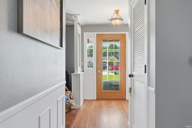 704 Brentwood Circle, Auburn, IN 46706