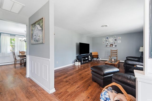 704 Brentwood Circle, Auburn, IN 46706