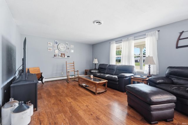 704 Brentwood Circle, Auburn, IN 46706