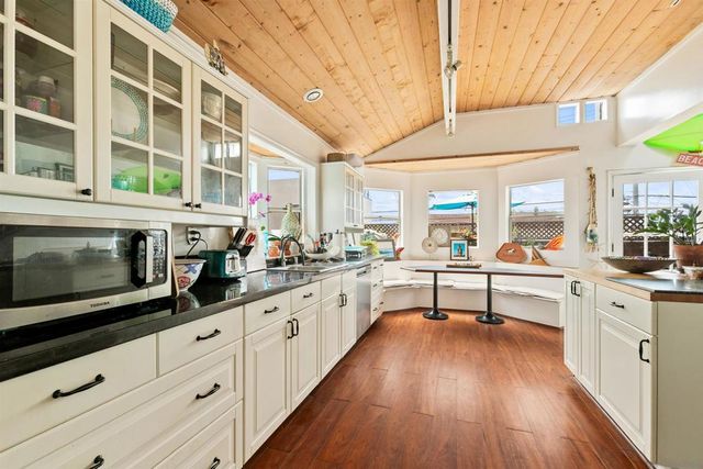 4072 Haines St, San Diego, CA 92109