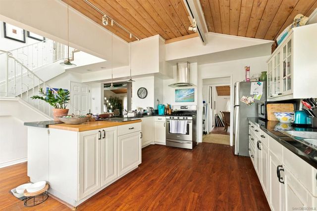 4072 Haines St, San Diego, CA 92109