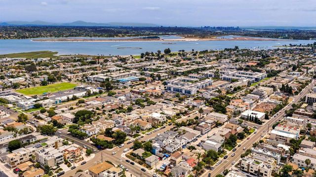4072 Haines St, San Diego, CA 92109