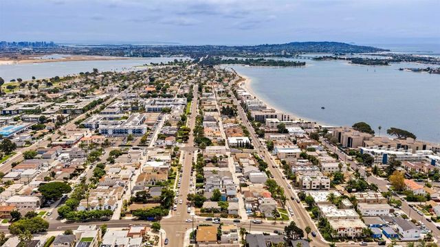 4072 Haines St, San Diego, CA 92109