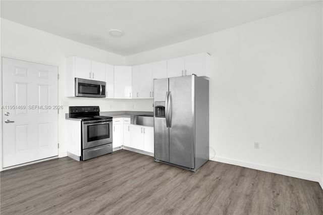 402 NW 12th Ave 202, Miami, FL 33128