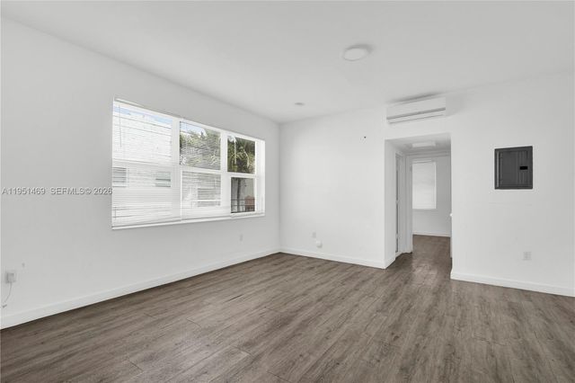 402 NW 12th Ave 202, Miami, FL 33128