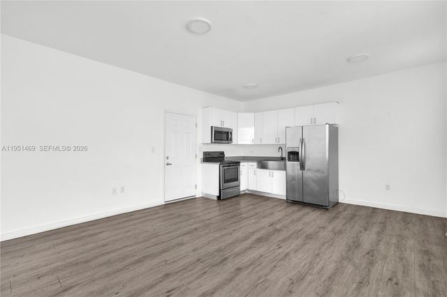 402 NW 12th Ave 202, Miami, FL 33128