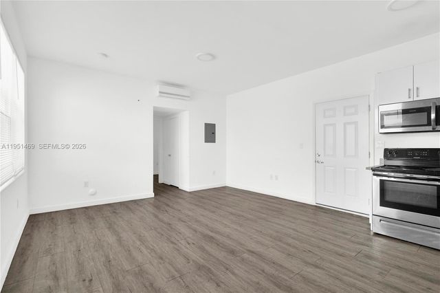 402 NW 12th Ave 202, Miami, FL 33128