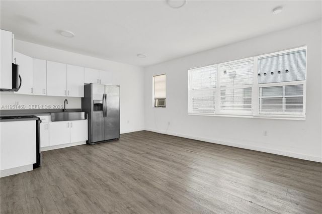 402 NW 12th Ave 202, Miami, FL 33128