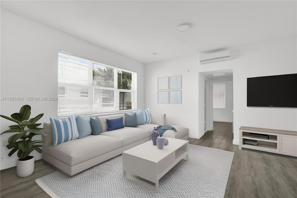 402 NW 12th Ave 202, Miami, FL 33128