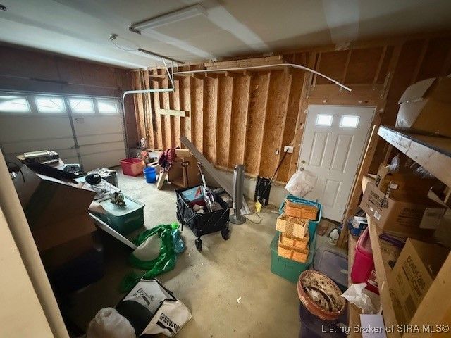 817 Twin Oaks Drive, Henryville, IN 47126