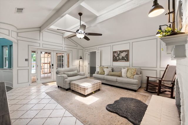 1307 S Westador Drive, Arlington, TX 76015