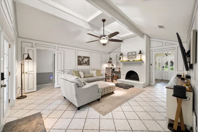 1307 S Westador Drive, Arlington, TX 76015