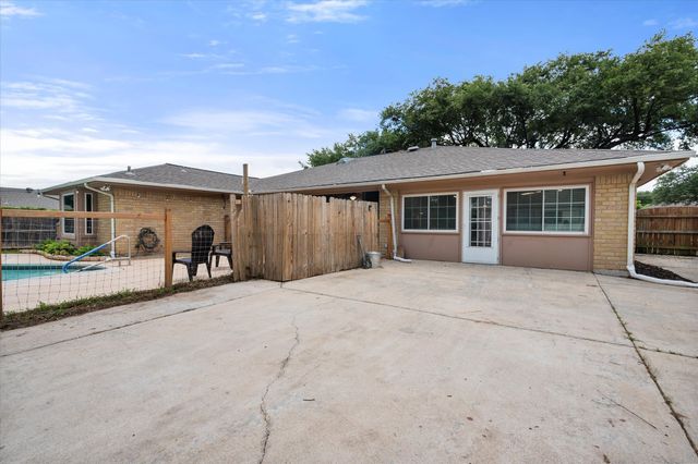 1307 S Westador Drive, Arlington, TX 76015