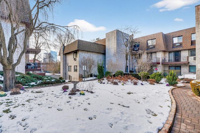 89 N Broadway 213, White Plains, NY 10603