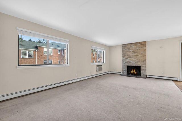 89 N Broadway 213, White Plains, NY 10603