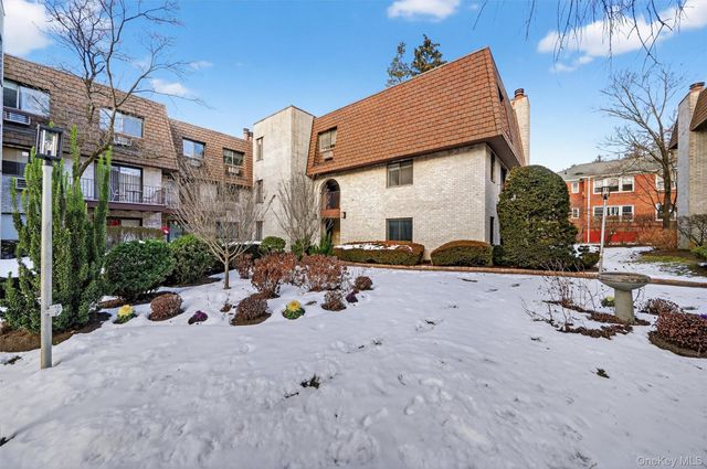 89 N Broadway 213, White Plains, NY 10603