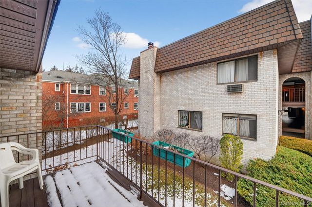 89 N Broadway 213, White Plains, NY 10603