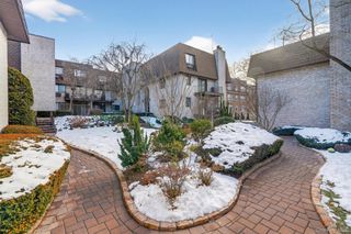 89 N Broadway 213, White Plains, NY 10603