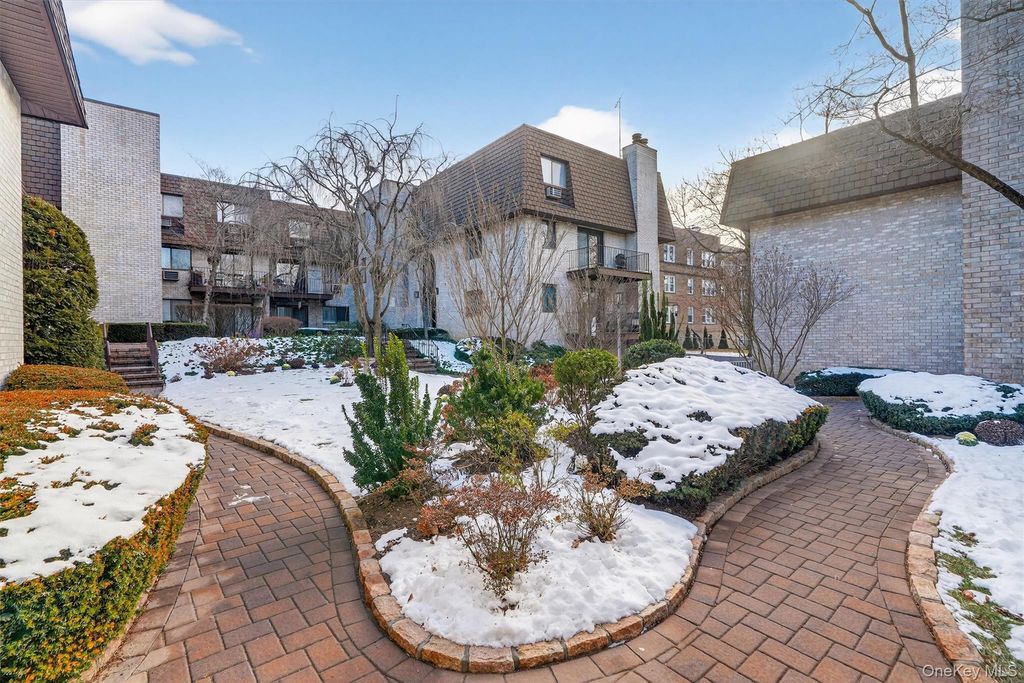 89 N Broadway 213, White Plains, NY 10603