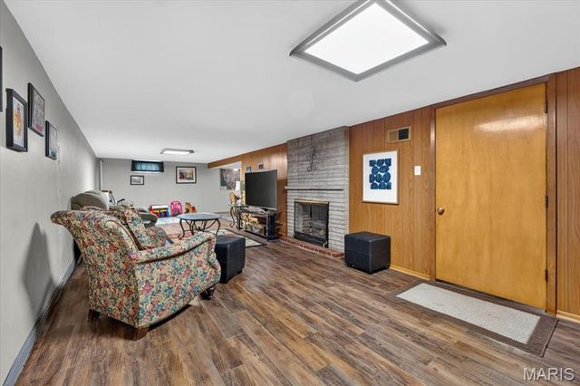 1309 Clearview Drive, St Charles, MO 63303