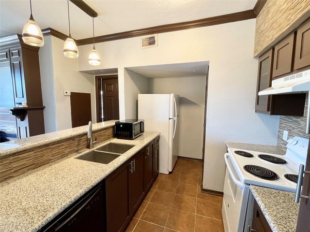 14550 Fonmeadow Drive 1305, Houston, TX 77035