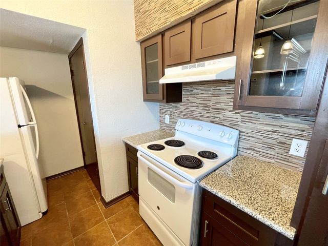 14550 Fonmeadow Drive 1305, Houston, TX 77035