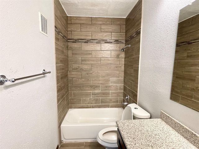 14550 Fonmeadow Drive 1305, Houston, TX 77035