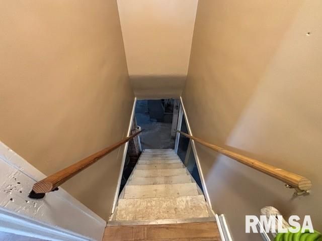 1103 W Main Cross Street, Taylorville, IL 62568