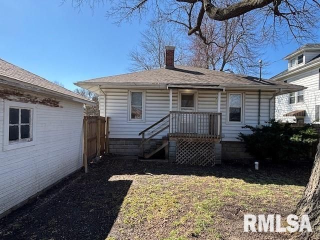 1103 W Main Cross Street, Taylorville, IL 62568