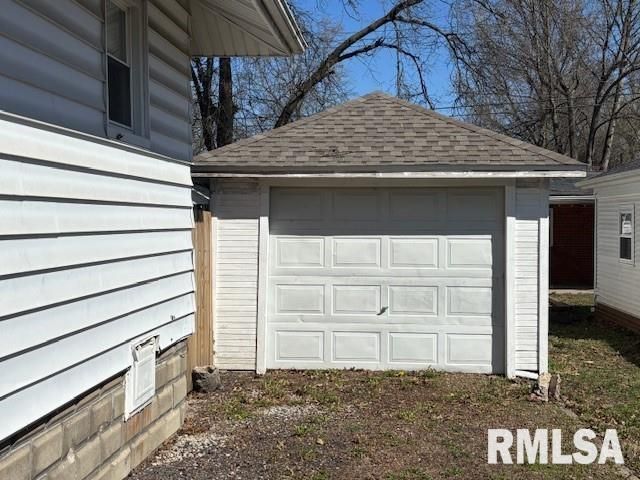 1103 W Main Cross Street, Taylorville, IL 62568