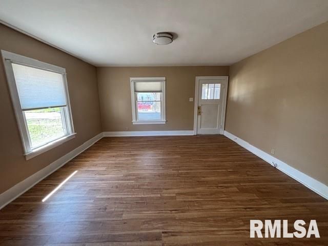 1103 W Main Cross Street, Taylorville, IL 62568