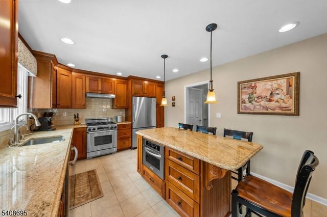 14 Fairfield Dr E, Morris Twp., NJ 07960