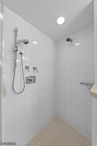 14 Fairfield Dr E, Morris Twp., NJ 07960