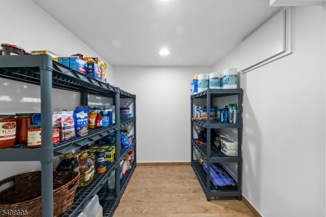 14 Fairfield Dr E, Morris Twp., NJ 07960