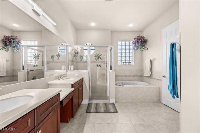 8922 Tropical CT S, Fort Myers, FL 33908