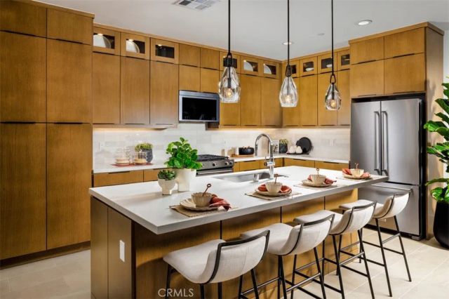 36197 Hewitt Drive, Palm Desert, CA 92211