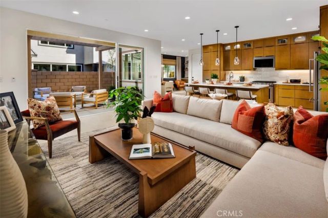 36197 Hewitt Drive, Palm Desert, CA 92211