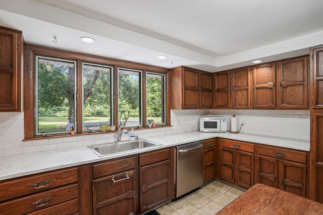 149 Round Hill Road, Middletown, CT 06457