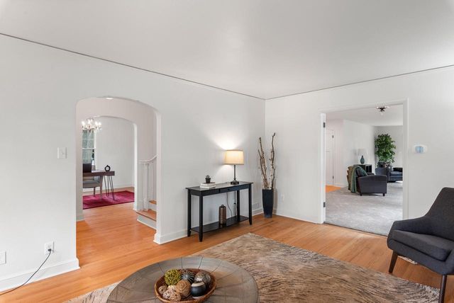 2578 N 88th STREET, Wauwatosa, WI 53226