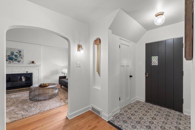 2578 N 88th STREET, Wauwatosa, WI 53226