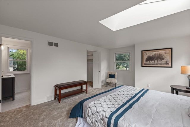 2578 N 88th STREET, Wauwatosa, WI 53226