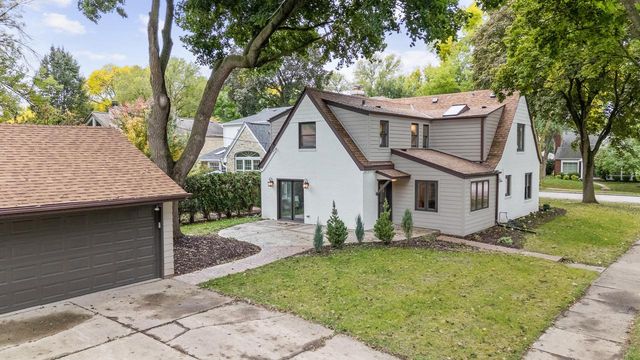 2578 N 88th STREET, Wauwatosa, WI 53226