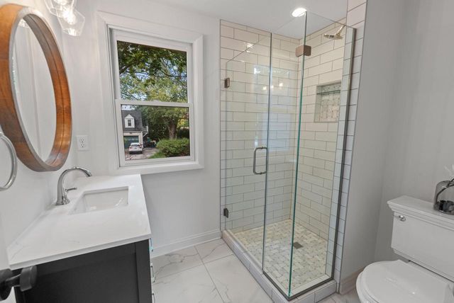 2578 N 88th STREET, Wauwatosa, WI 53226