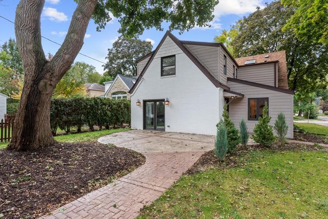 2578 N 88th STREET, Wauwatosa, WI 53226