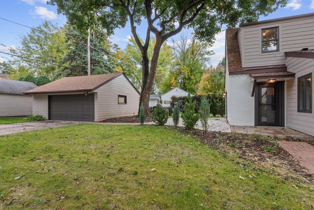 2578 N 88th STREET, Wauwatosa, WI 53226