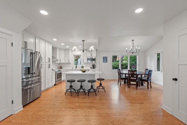 2578 N 88th STREET, Wauwatosa, WI 53226