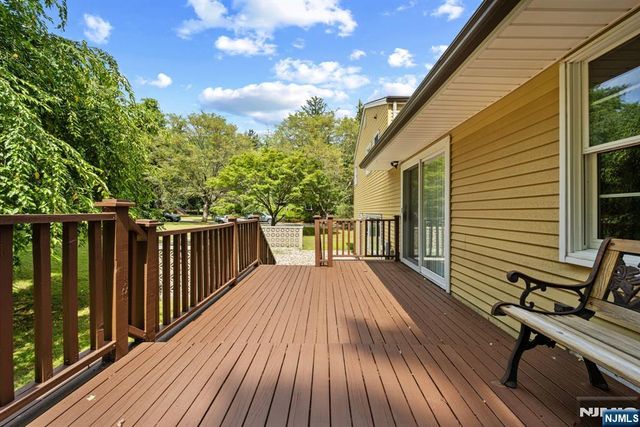 1 Heritage Court, Woodcliff Lake, NJ 07677